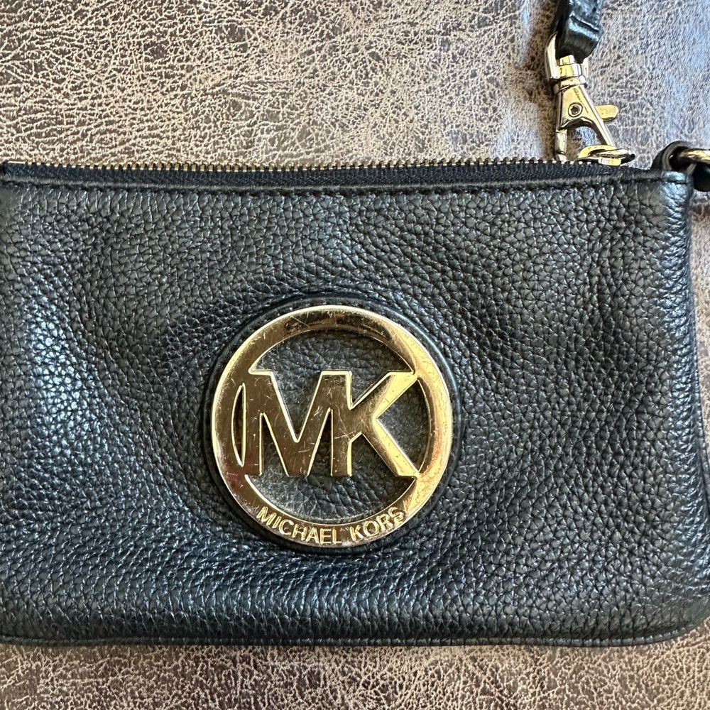 Michael Kors Leather Zip Wallet